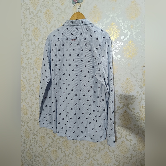 Tommy Hilfiger - Picture 2 of 6